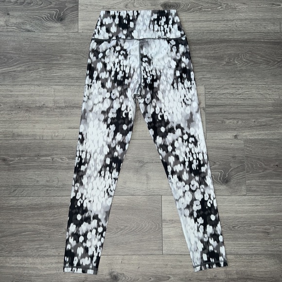 NWOT Aerie Offline Shine Hi-Rise Crossover 7/8 Legging Silver Shadow Medium - Picture 5 of 10